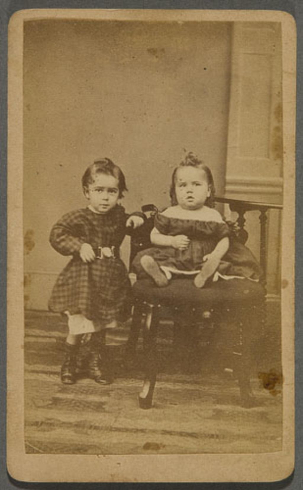 Portrait de deux enfants