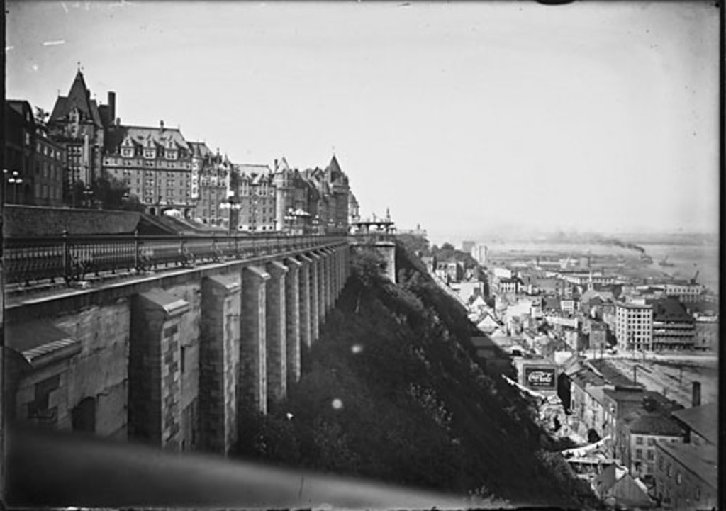 Le Château Frontenac et la terrasse Dufferin, Québec