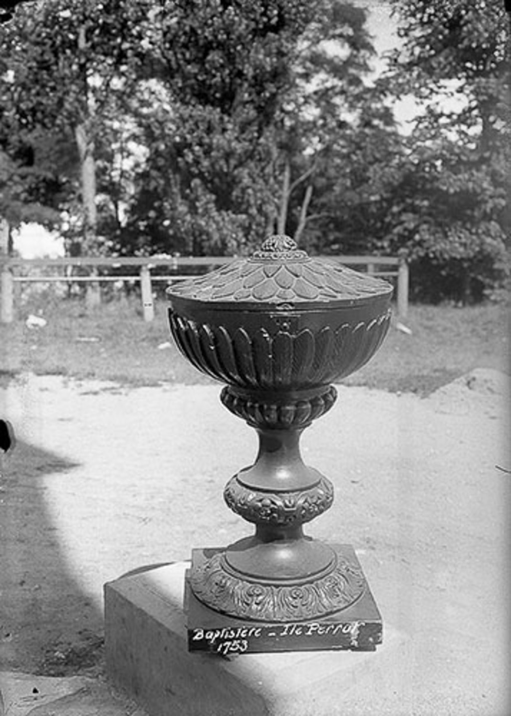 Vue intérieure de l'Église SainteJeannedeChantal, NotreDamedel