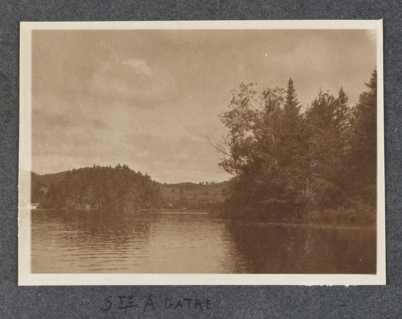 Lac Long, SainteAgathe Préfontaine, Fernand Collections MNBAQ