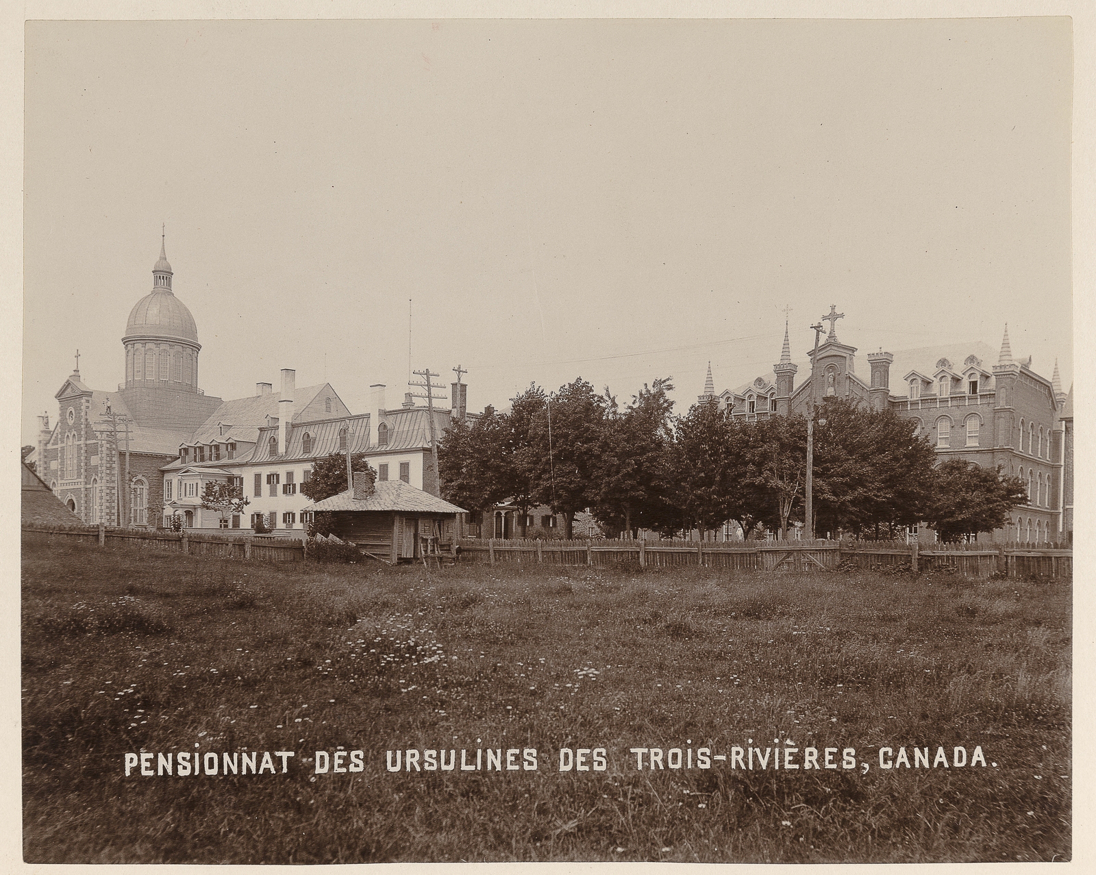 Le Monastère et le pensionnat des Ursulines de TroisRivières, de l